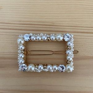 Gold barrette with pearl and crystal detail